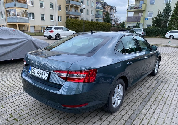 Skoda Superb cena 72900 przebieg: 208500, rok produkcji 2020 z Wołomin małe 154